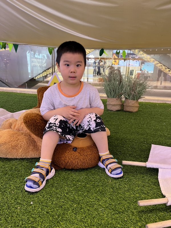 中四班:沈晨旭(编辑后).jpg 中四班:沈晨旭(编辑后).jpg