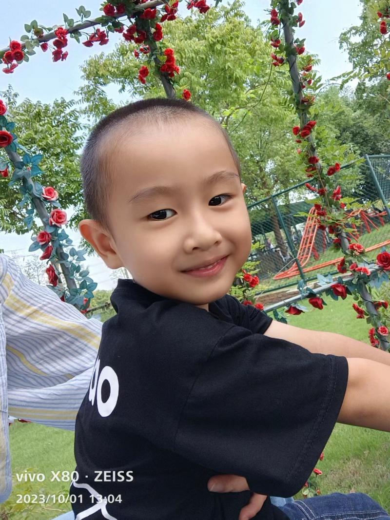 许卿岩.JPG 许卿岩.JPG