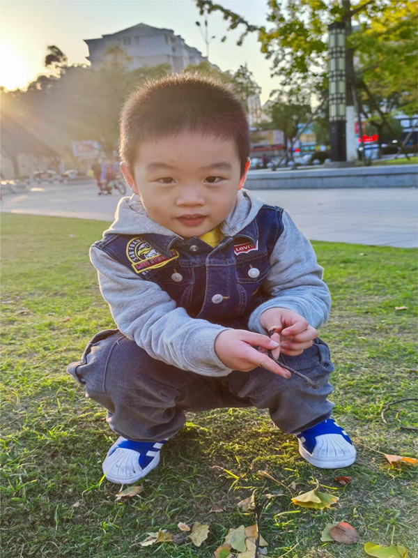 李言蹊 已编辑.jpg 李言蹊 已编辑.jpg