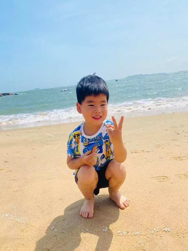 小四班:邱奕扬(编辑后).jpg 小四班:邱奕扬(编辑后).jpg