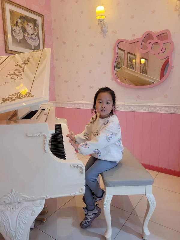 大一班:安芷萱(编辑后).jpg 大一班:安芷萱(编辑后).jpg