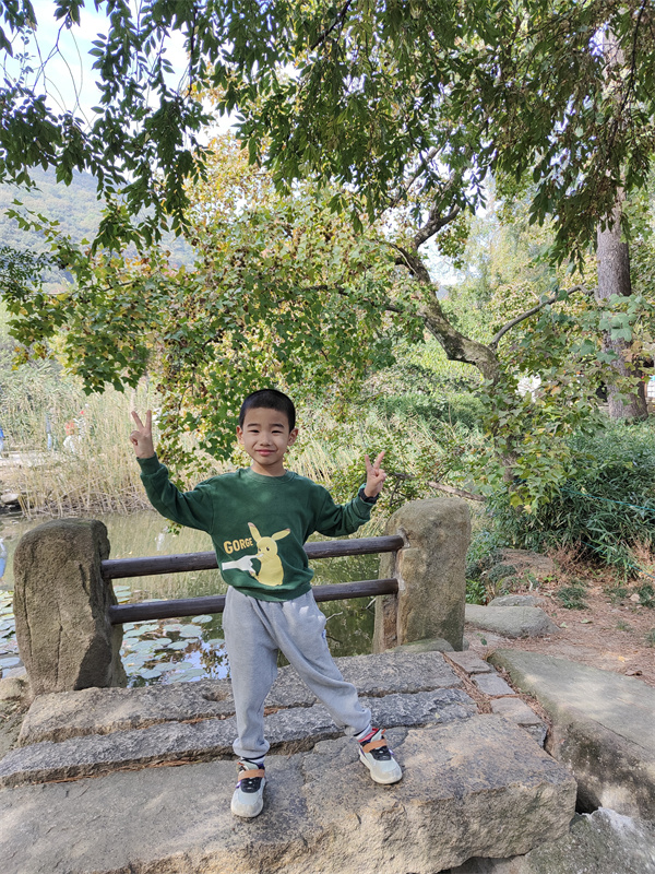 大五班张赵鑫.jpg 大五班张赵鑫.jpg