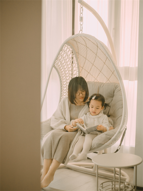 中一班潘翛妈妈:严秋辰.jpg 中一班潘翛妈妈:严秋辰.jpg