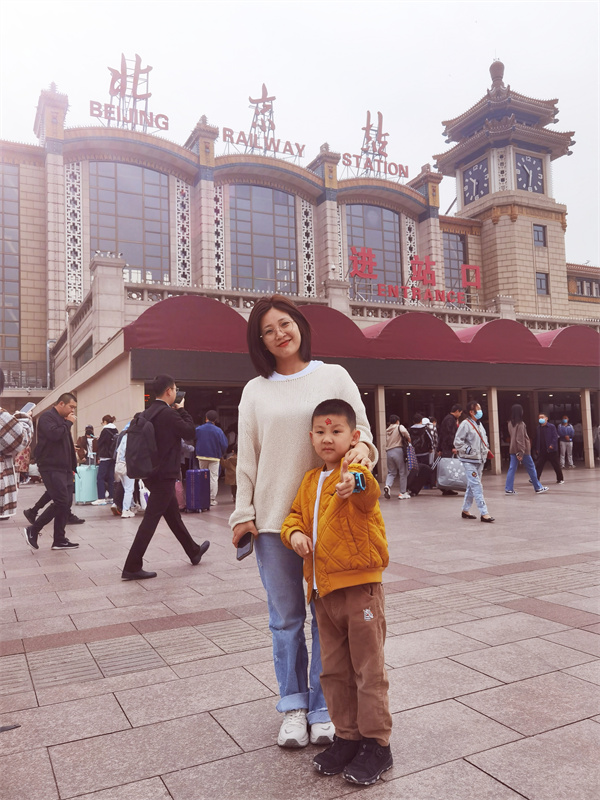 谢子逸妈妈.jpg 谢子逸妈妈.jpg