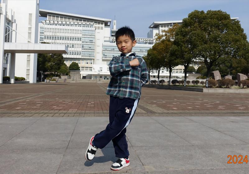 大六班 顾义.jpg 大六班 顾义.jpg