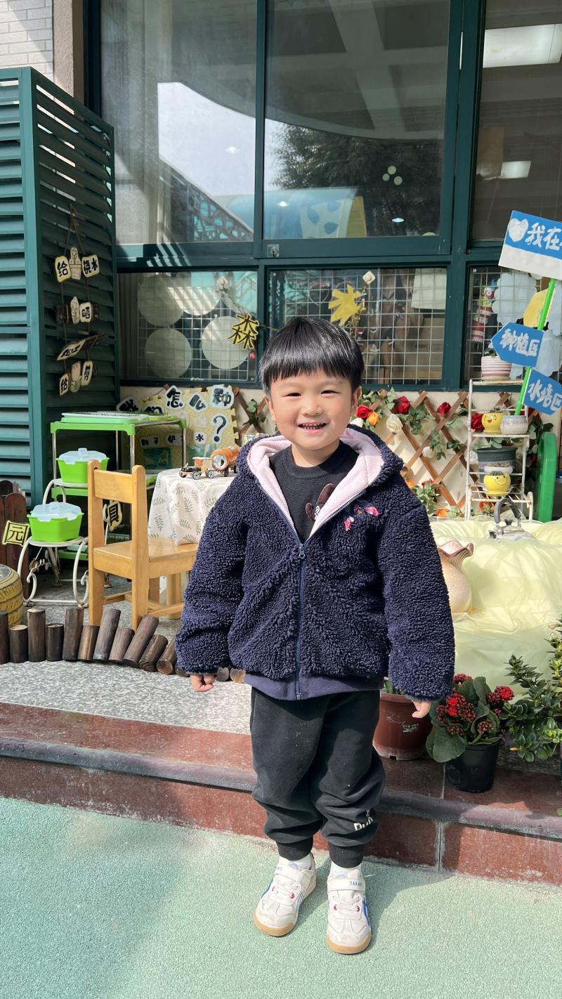 小四班张铭哲.JPG 小四班张铭哲.JPG