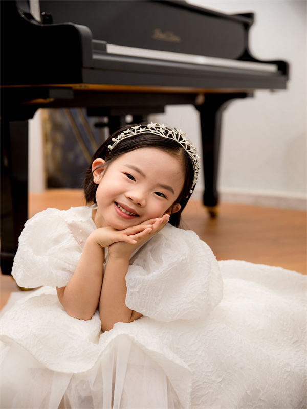 刘珈潼.jpg 刘珈潼.jpg