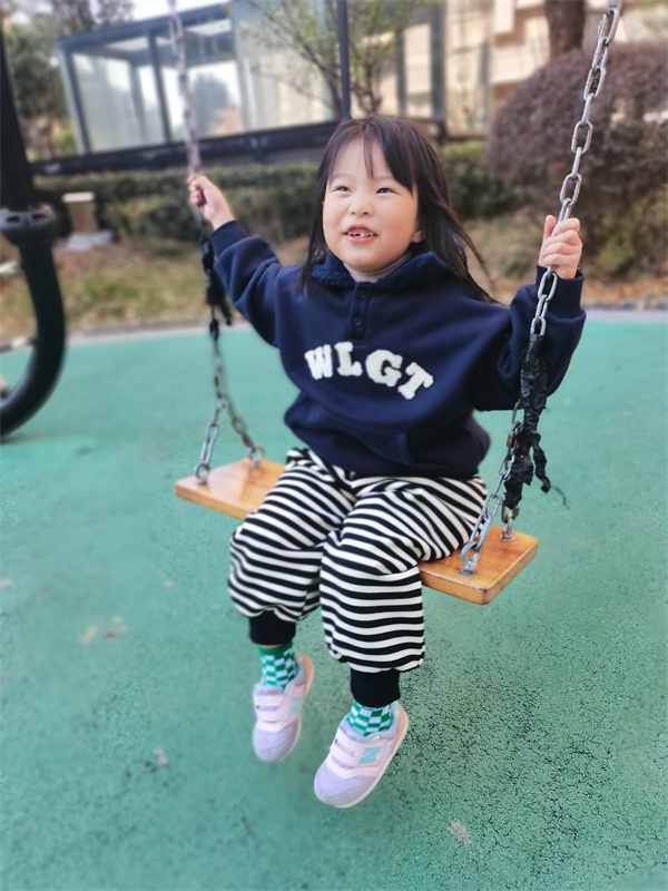 夏凡.jpg 夏凡.jpg