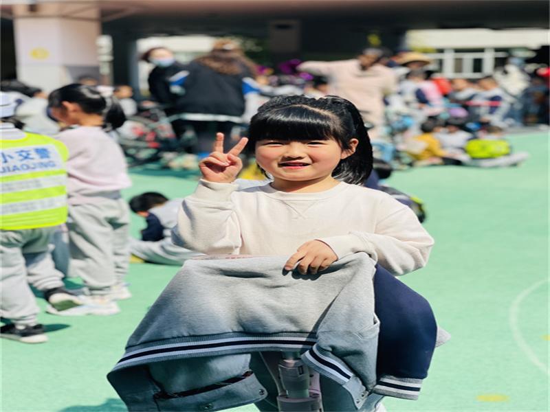 张睿佳.JPG 张睿佳.JPG