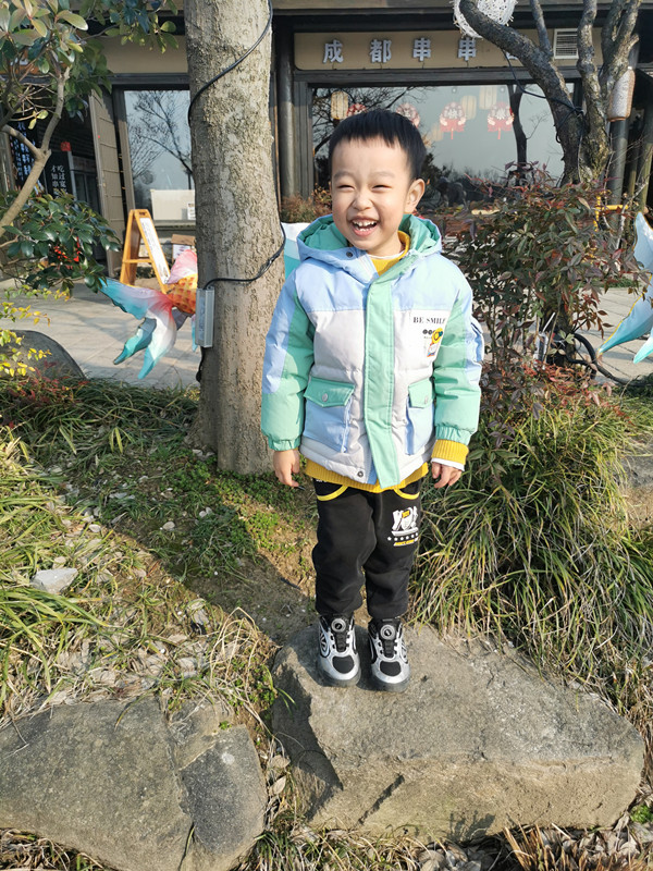 小一班:施栩宁(已编辑).jpg 小一班:施栩宁(已编辑).jpg