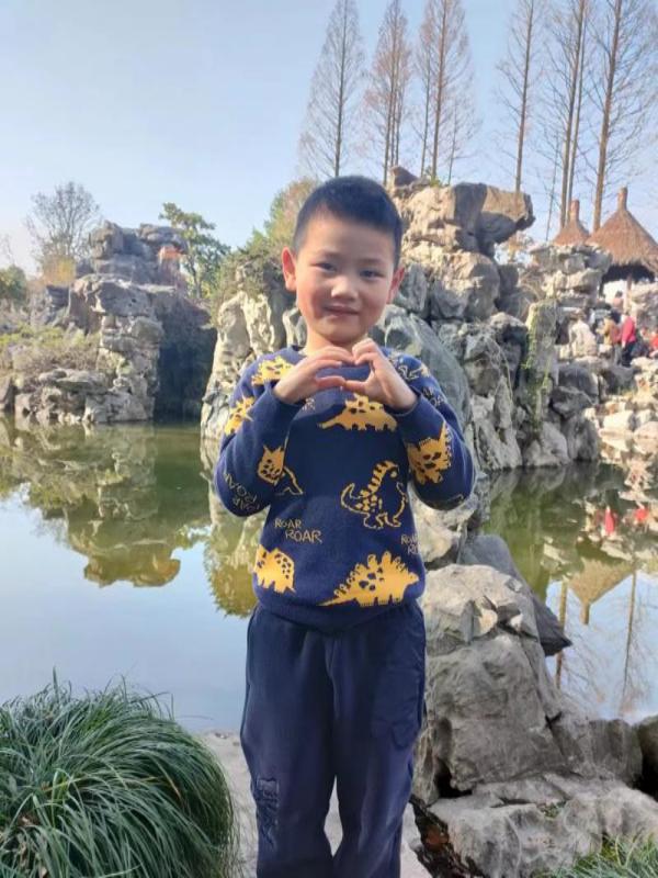 大四班:沈俊希(编辑后).jpg 大四班:沈俊希(编辑后).jpg