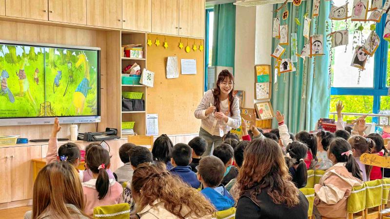 陆一凡:四月阳光教师(1).jpg 陆一凡:四月阳光教师(1).jpg