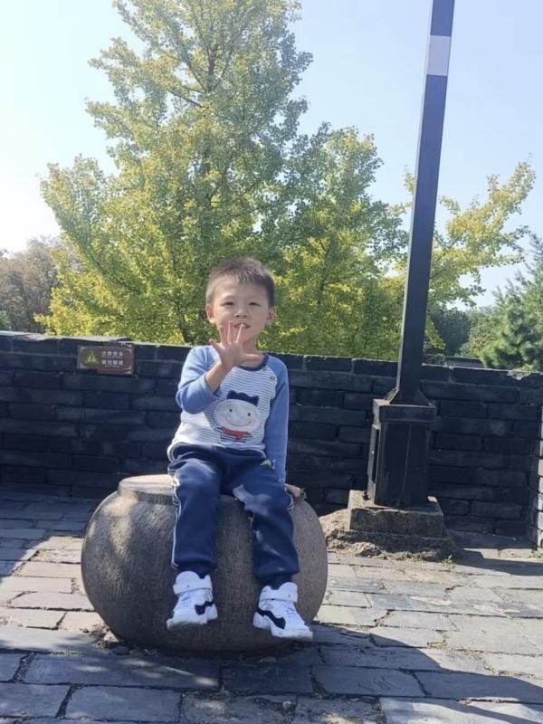 小四班:李皓轩(编辑后).jpg 小四班:李皓轩(编辑后).jpg