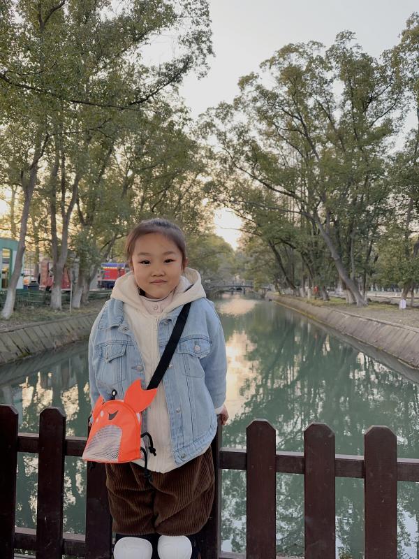 大四班:金芙儿(编辑后).jpg 大四班:金芙儿(编辑后).jpg