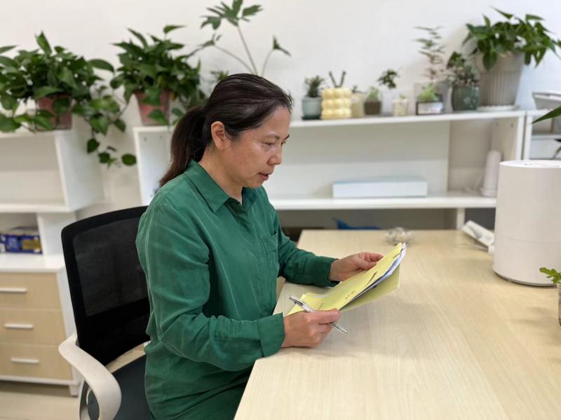 4.5月27日查看台账资料(秋枫实幼).jpg 4.5月27日查看台账资料(秋枫实幼).jpg