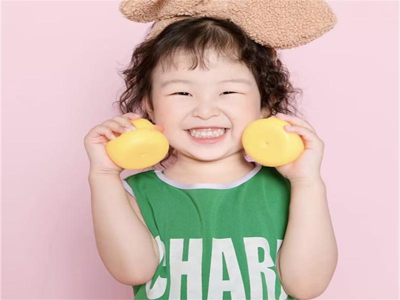 小一班 严童心.jpg 小一班 严童心.jpg