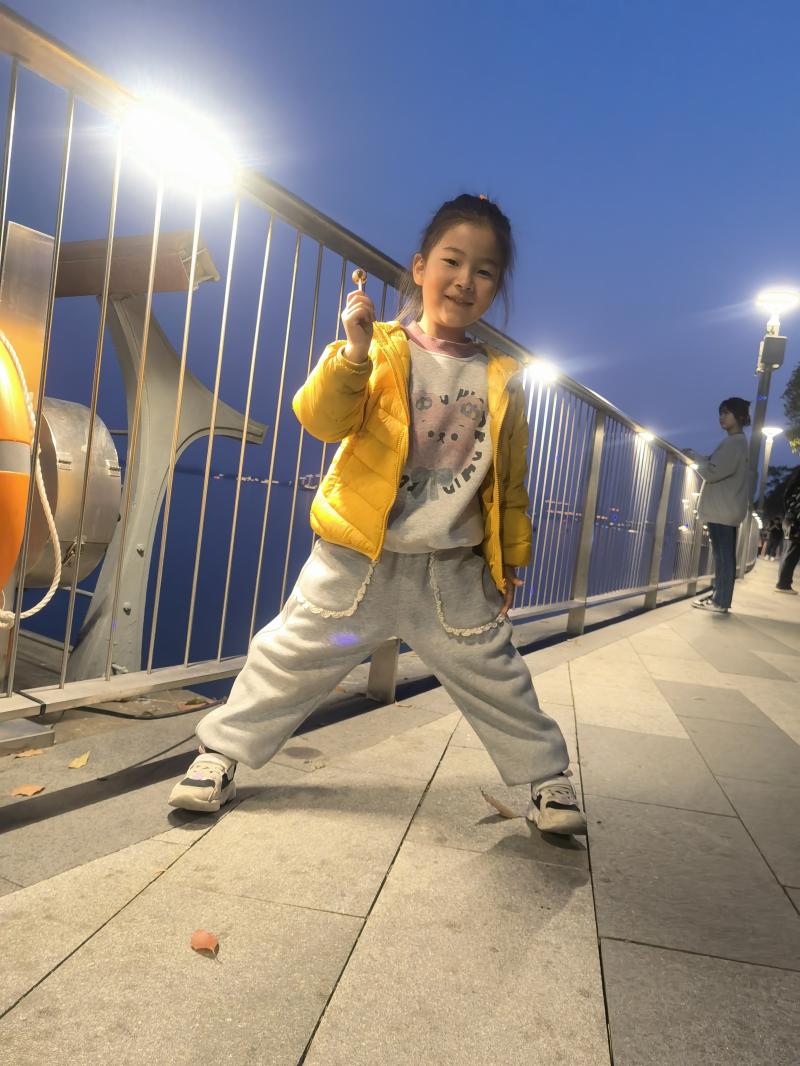 中三班:李珂.jpg 中三班:李珂.jpg