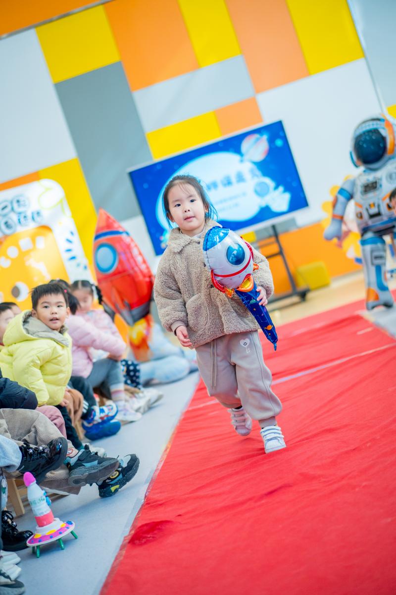 小五班 贺梓晗.JPG 小五班 贺梓晗.JPG