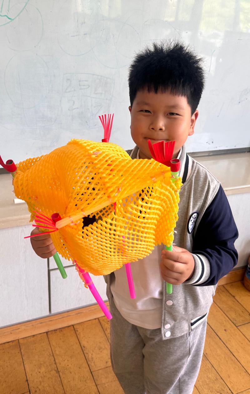 查宇宸.jpg 查宇宸.jpg