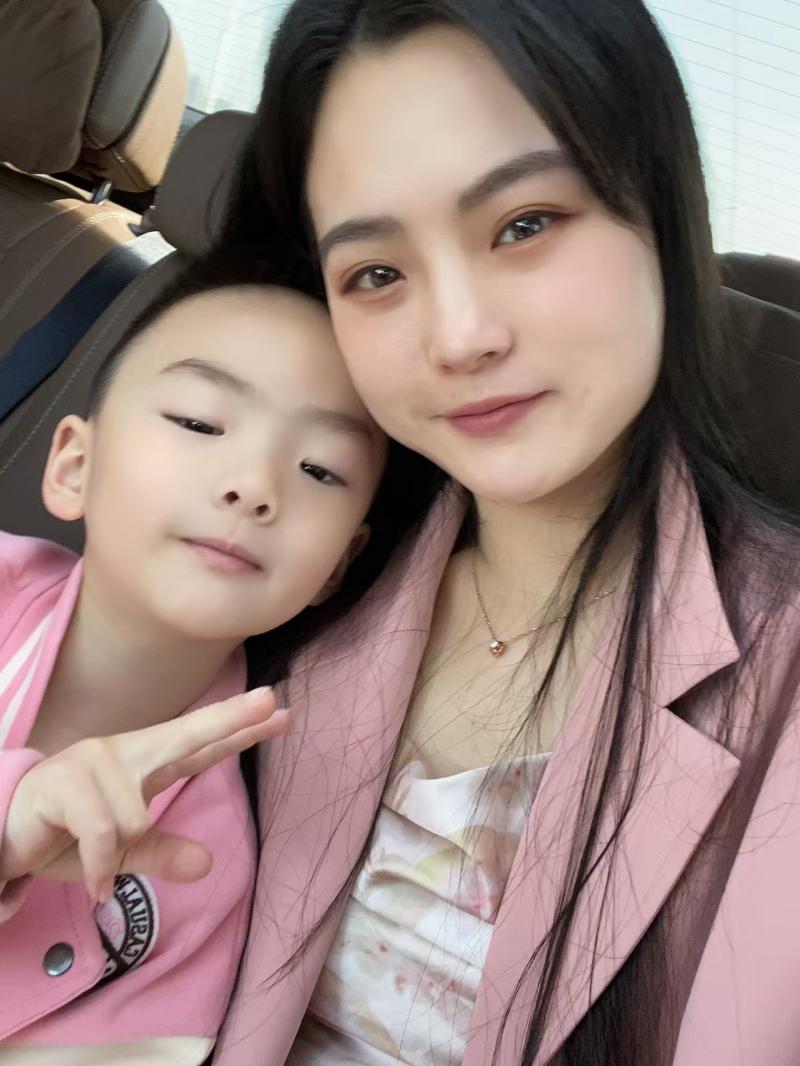 庄轩皓妈妈.jpg 庄轩皓妈妈.jpg