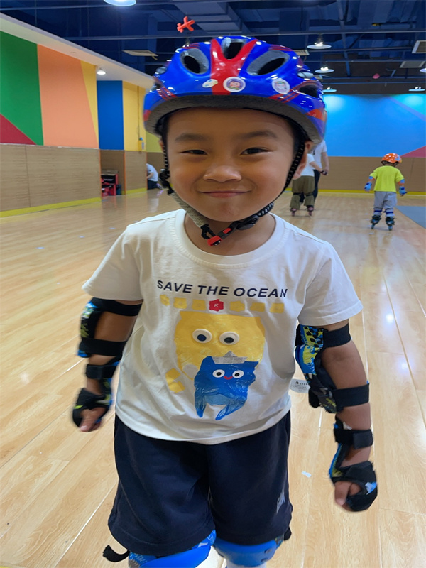 大六班张逸辰.jpg 大六班张逸辰.jpg