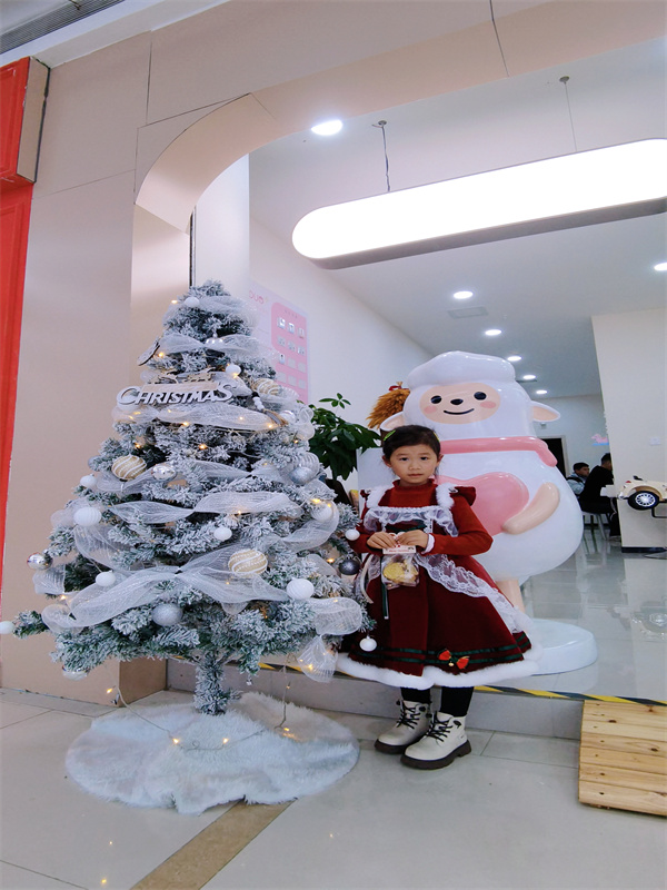 中八班 吴尘.jpg 中八班 吴尘.jpg