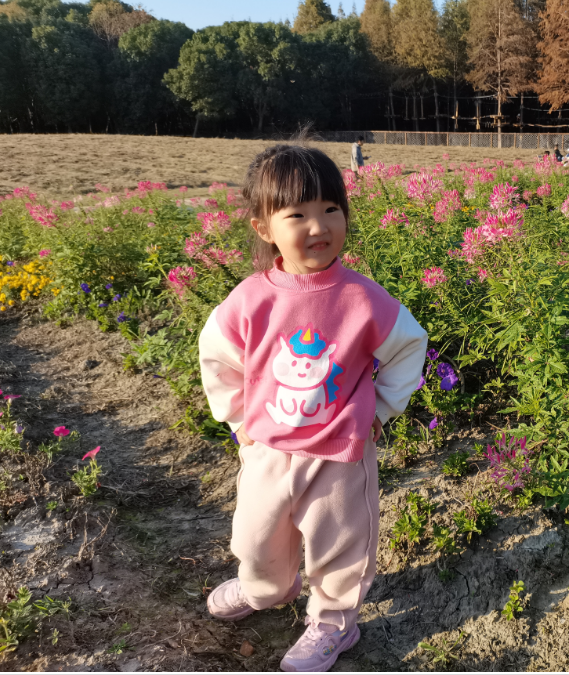 张雨馨.png 张雨馨.png