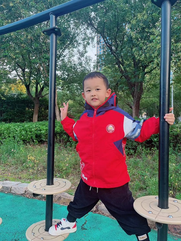 中二班:郭逸晨(编辑后).jpg 中二班:郭逸晨(编辑后).jpg