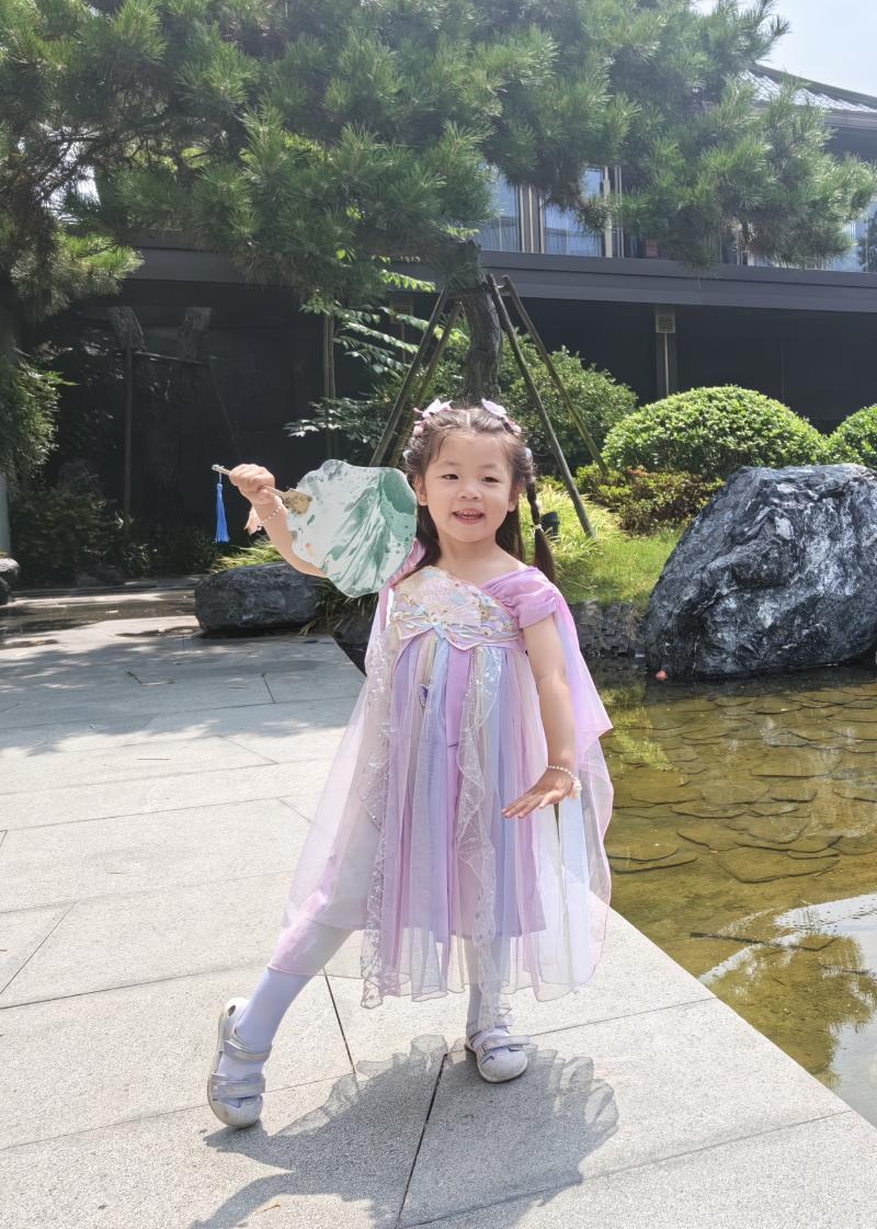 小三班:刘怡歆.jpg 小三班:刘怡歆.jpg