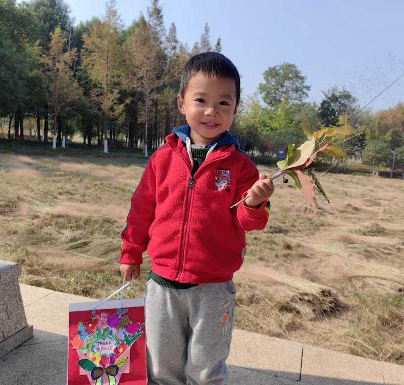 中三班:壮锦希.jpg 中三班:壮锦希.jpg