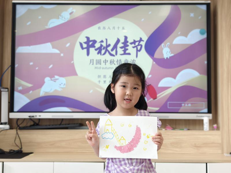 中五班:刘世钰.jpg 中五班:刘世钰.jpg