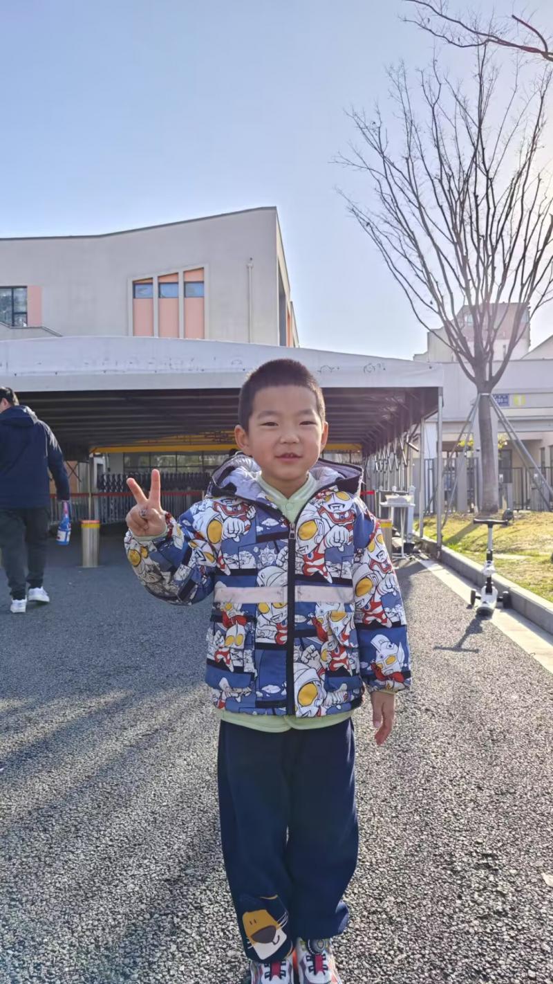 中一班李毅峰.jpg 中一班李毅峰.jpg