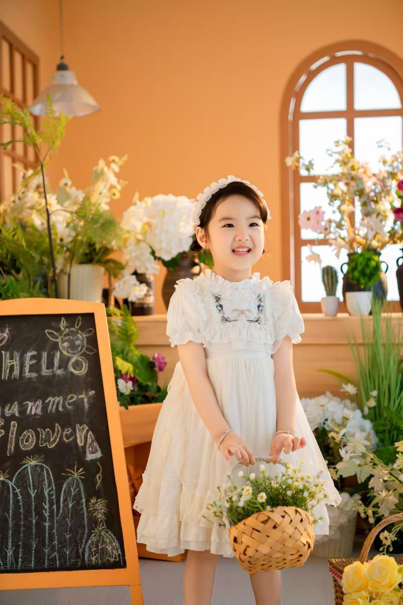 中五班:黄纭淇.jpg 中五班:黄纭淇.jpg