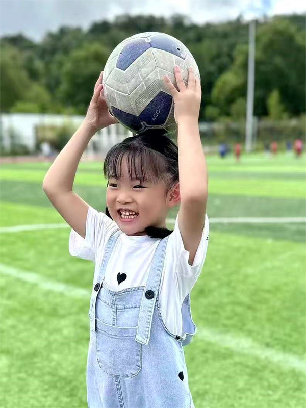 大二张和沐.jpg 大二张和沐.jpg