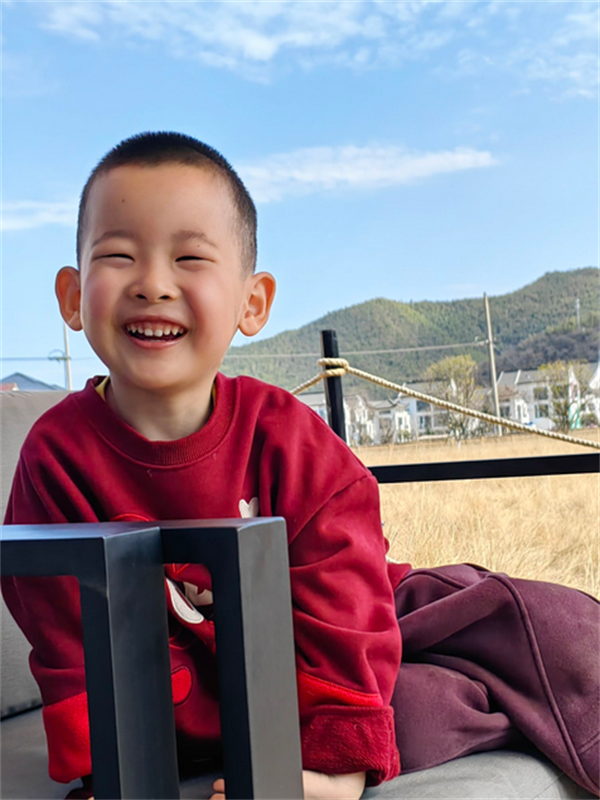 中八班 张恩萌.png 中八班 张恩萌.png