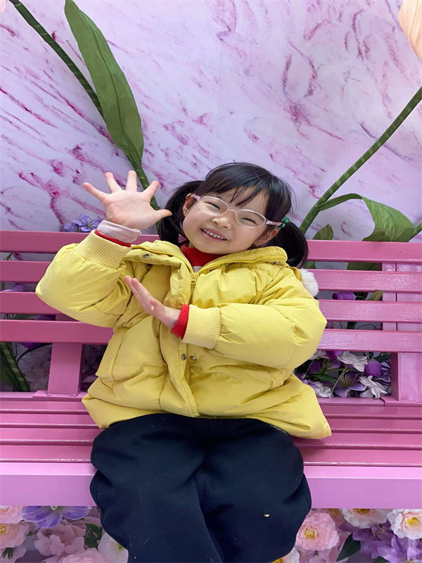 中七班 吕婉彤.jpg 中七班 吕婉彤.jpg