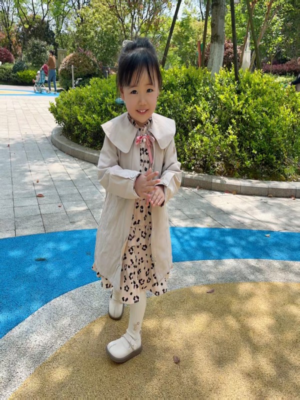 黄依澄.jpg 黄依澄.jpg