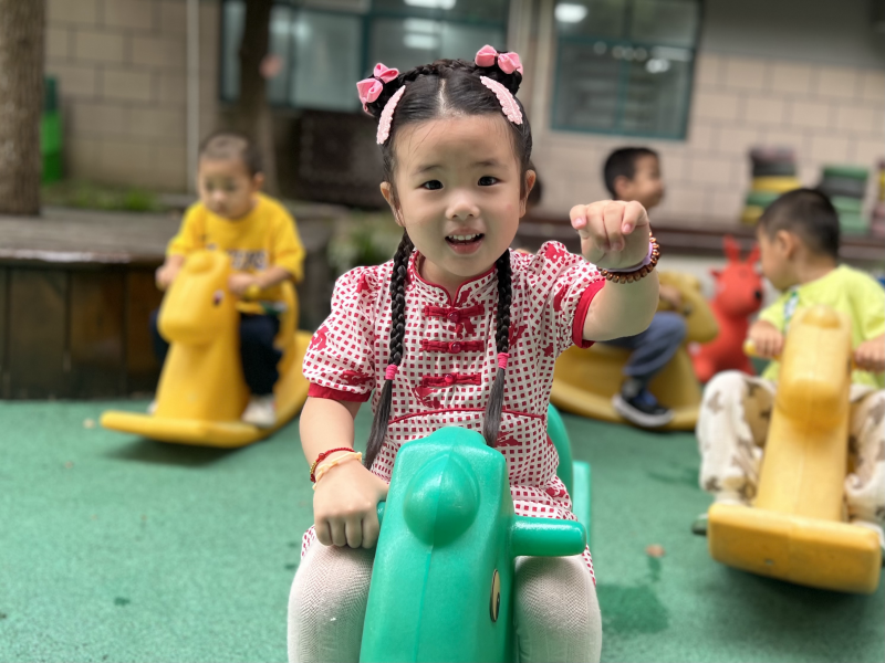 中二班 钱李悦昕.png 中二班 钱李悦昕.png