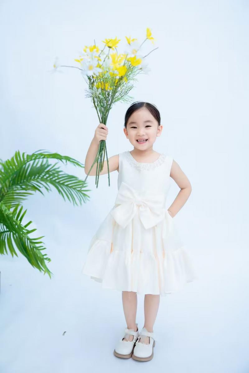 中三班周梓曦.png 中三班周梓曦.png