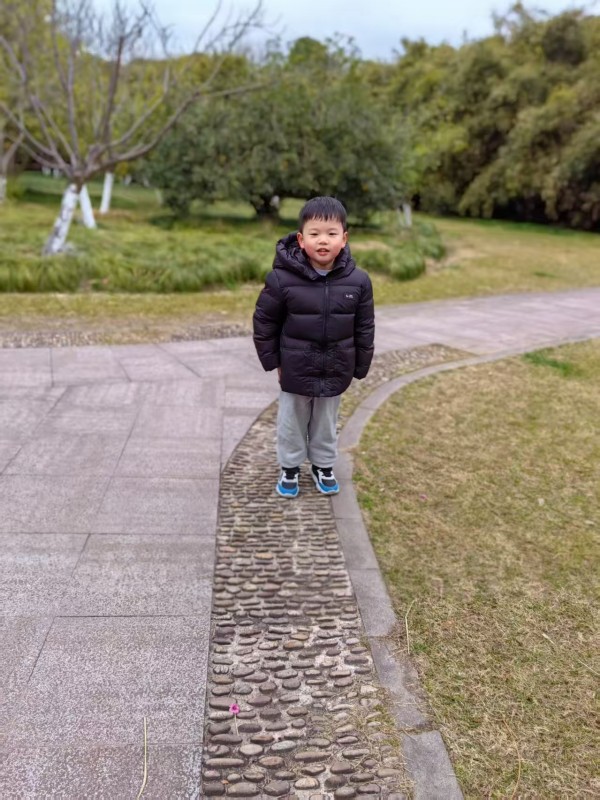 张熙哲.jpg 张熙哲.jpg