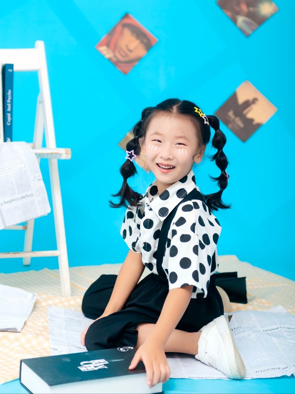 中五班:陈希(编辑后).jpg 中五班:陈希(编辑后).jpg