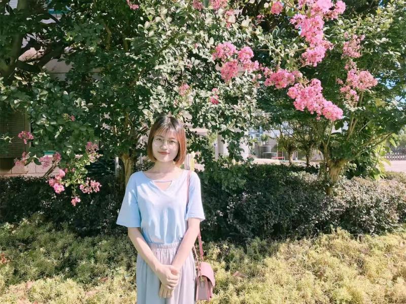 12月丁妍:我在幼儿园里当花匠.jpg 12月丁妍:我在幼儿园里当花匠.jpg