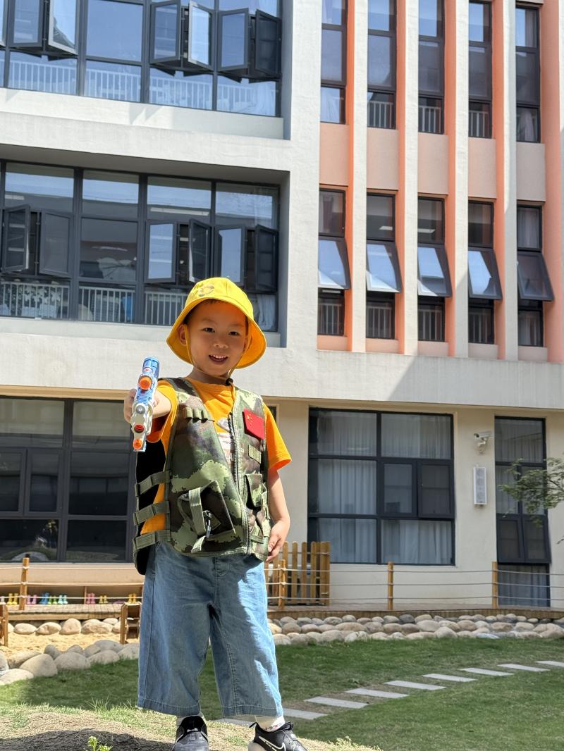 小四班杨星辰.jpg 小四班杨星辰.jpg