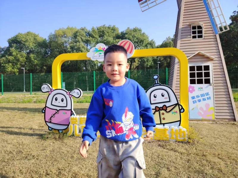 中二班:张思博.jpg 中二班:张思博.jpg