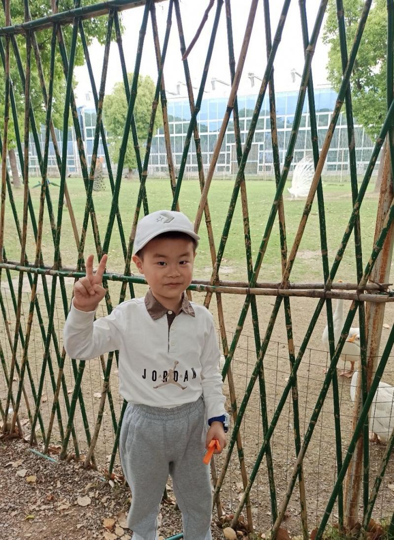 中八班 徐楷祺.jpg 中八班 徐楷祺.jpg