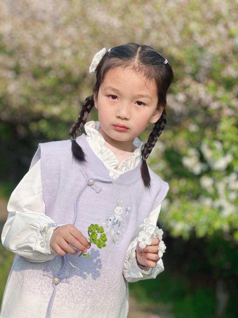 大五班:仲芯妍.jpg 大五班:仲芯妍.jpg