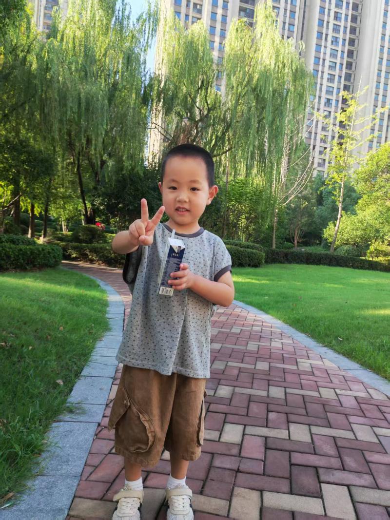 中四班张如松.jpg 中四班张如松.jpg