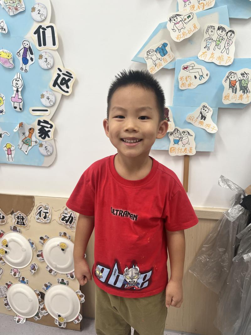 中四班杨星辰.jpg 中四班杨星辰.jpg