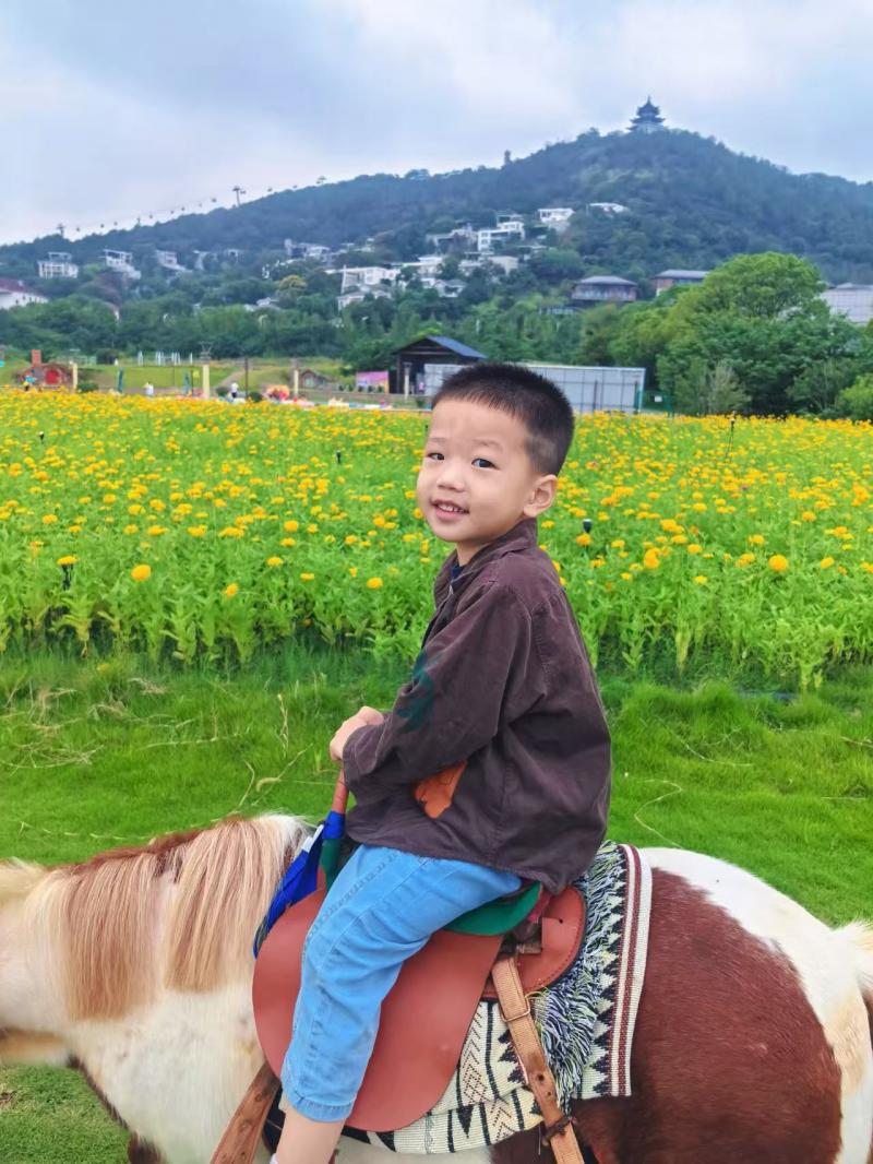 小五班 张译文.jpg 小五班 张译文.jpg