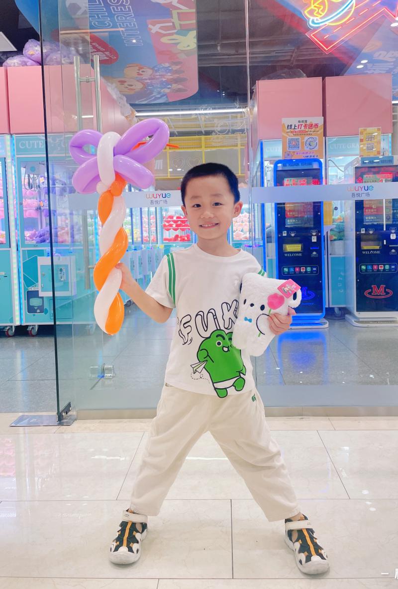 中六班 贾思哲.png